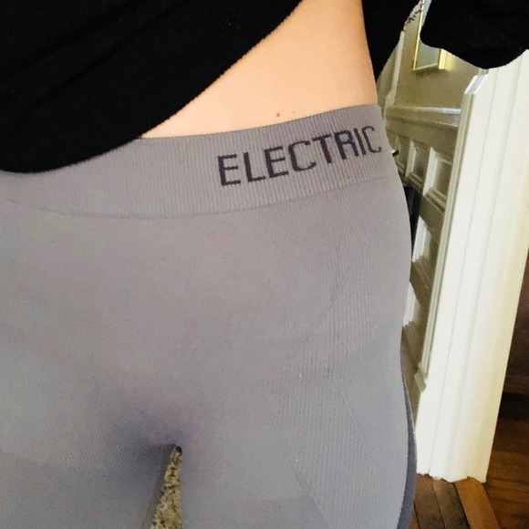 Electric Yoga Capris - Picture 4 of 7
